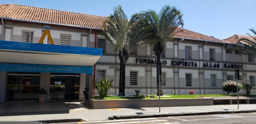 Funda&ccedil;&atilde;o Esp&iacute;rita Allan Kardec - 100 anos